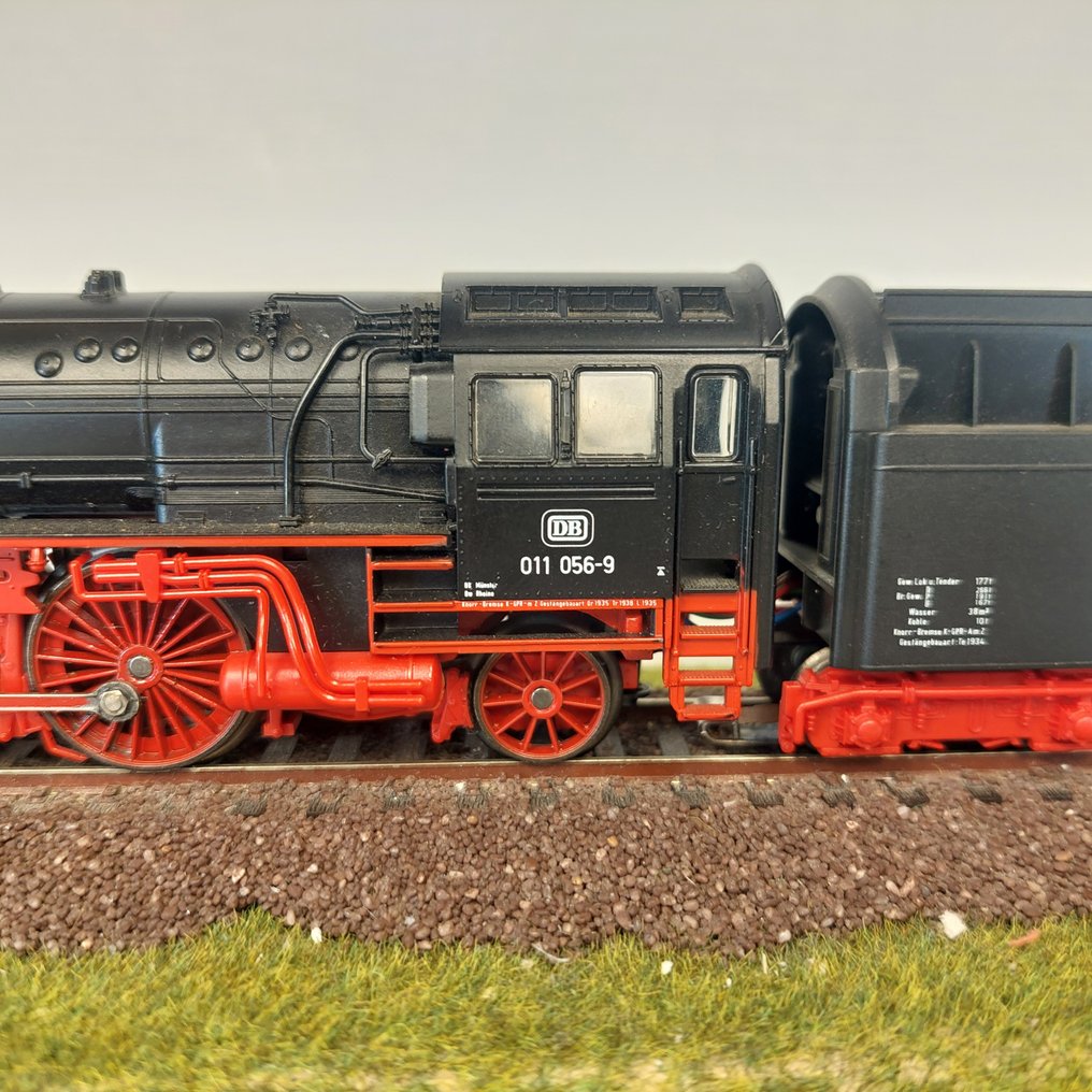 Märklin H0 - 3790 - Locomotivă cu abur pe cărbuni (1) - BR 011 056-9 Digital - DB #4.3