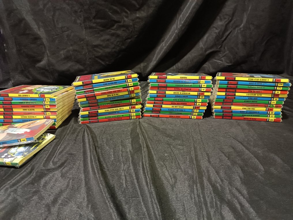 Diabolik - Diabolik lotto 4 annate complete XLVII-XLIV-XLV-XLVI - 48 colecție de benzi desenate #1.0