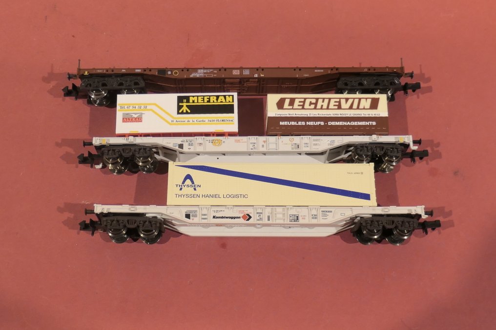 Fleischmann, Minitrix N - Model treinwagon (3) - 3-delig set containertragwagen met 1 container en 2 wisselpritschen - DB Cargo #2.1
