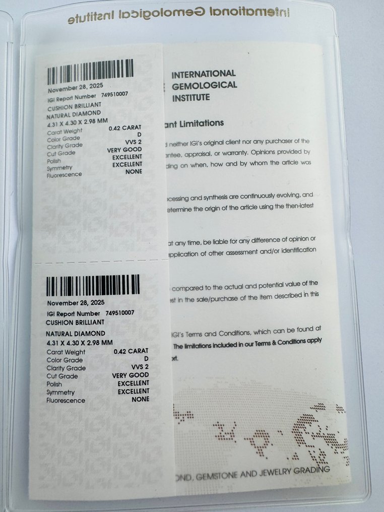 No reserve price - 2 pcs Diamond  (Natural)  - 0.82 ct - Cushion - D (colourless) - VVS2 - International Gemological Institute (IGI) - *Matching Pair* *VG EX* #3.2