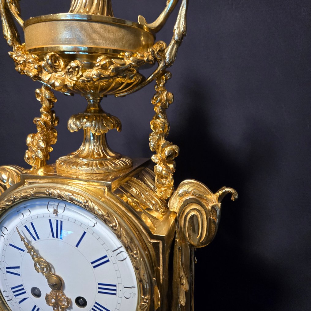 Table clock - - Gilt bronze - ca. 1880 - Polished to top condition #4.3