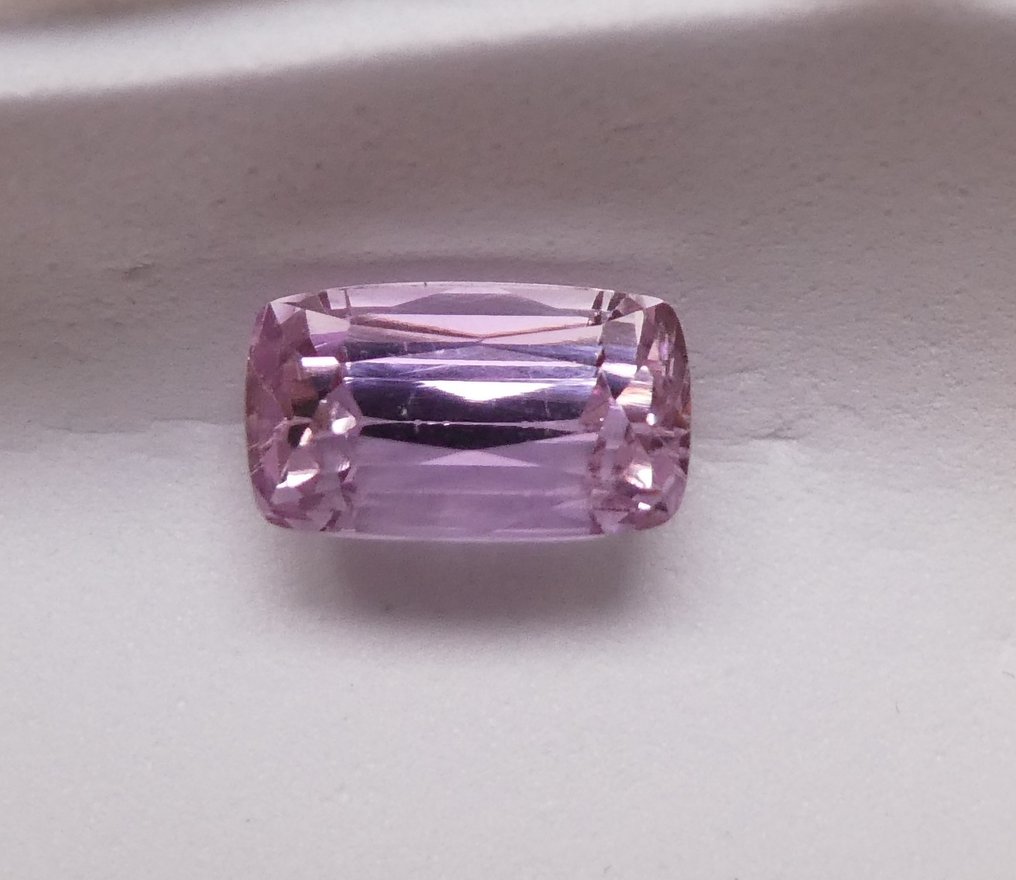 Sans prix de réserve Kunzite - 3.52 ct - Instituto Gemólogico Español (IGE) #4.3