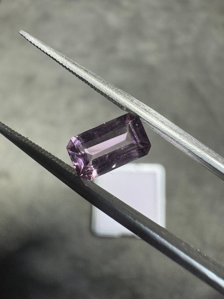 Facettihiottu spinelli - 1,12 ct Usean sivun suorakulmainen.- 0.22 g - (1) #1.0