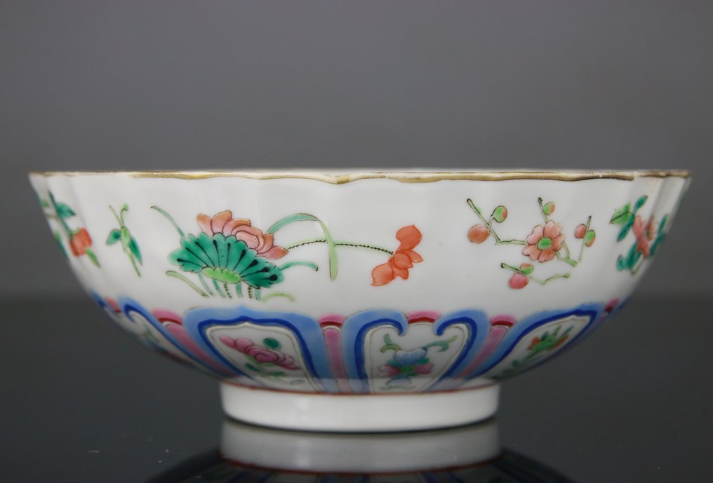 粉彩瓷器金镶嵌的中式Bol Coupe - Qianlong品牌 - 瓷器 - 中國 - 二十世纪初共和国时期 #1.0