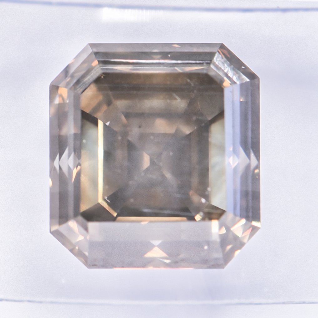 No reserve price - 1 pcs Diamond  (Natural coloured)  - 3.61 ct - Emerald - Fancy Greenish, Brownish Yellow - SI2 - International Gemological Institute (IGI) - VG VG #4.3