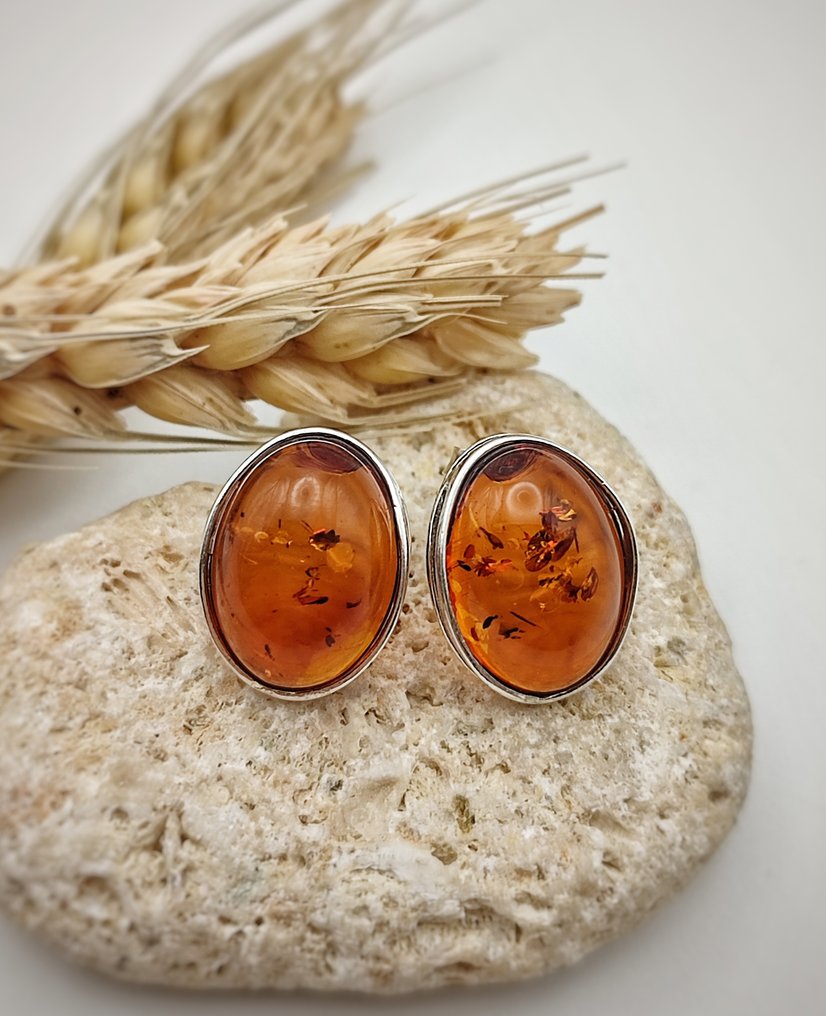 925 silver earrings with top quality amber. - Height: 15 mm - Width: 10 mm- 3.8 g - (1) #3.2