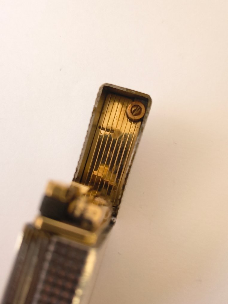 S.T. Dupont - Line d - Lighter - Gullplattert #3.2