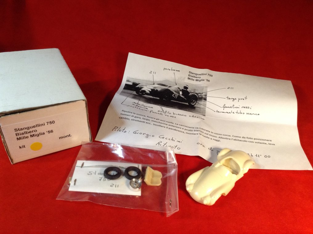 Lilliput - made in Italy 1:43 - Modelracerbil - Stanguellini S750 Bialbero Barchetta Mille Miglia 1956 #211 Giorgio Cecchini - i kit-udgave - med den originale æske - meget sjældent i dag - begrænset produktion. #1.0