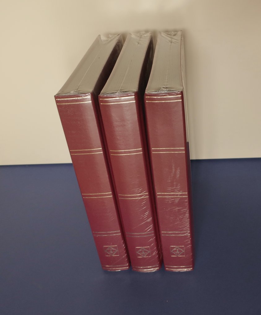 Holland - 3 nye Leuchtturm inddelingsalbum med 60 sorte sider type LSP 4/30 i cellofan. #1.0