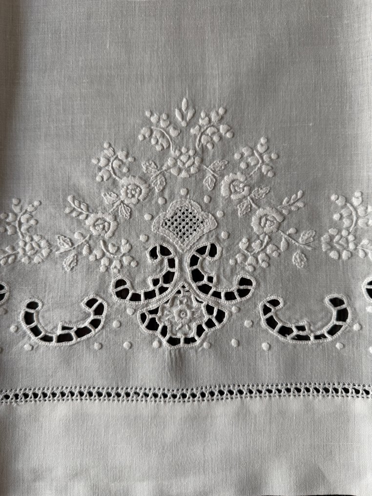 Pyyhe (2)  - 111 cm - 70 cm - Käsinommeltu - kaiverrus #1.0