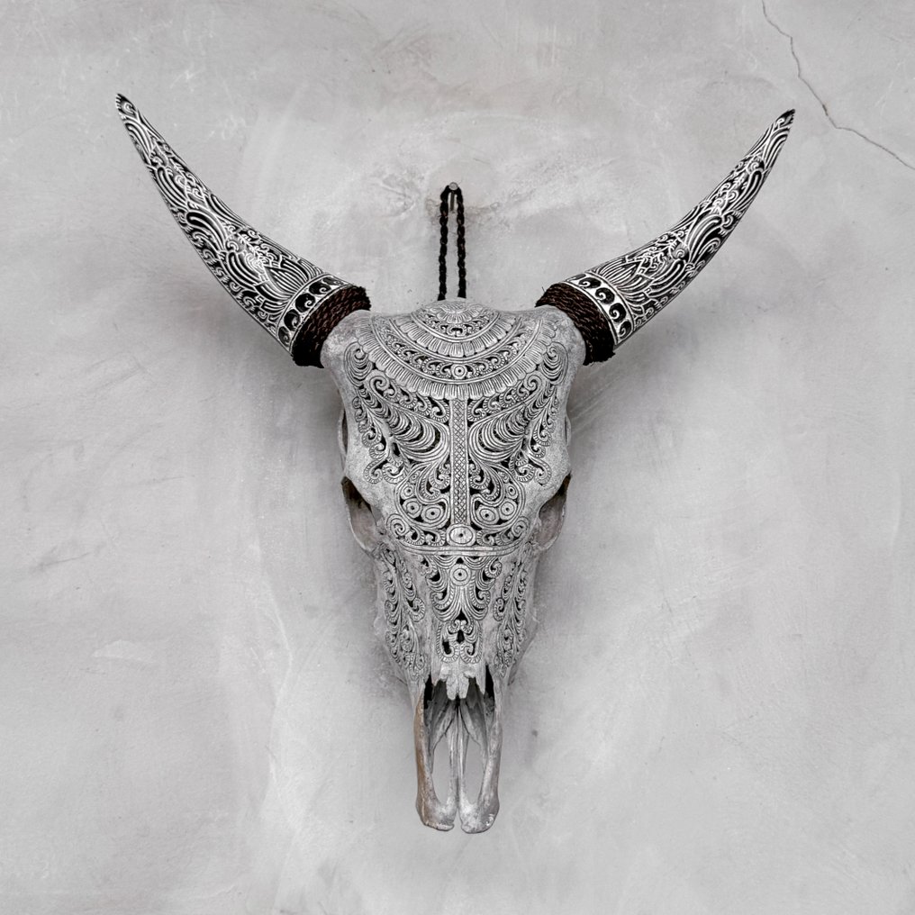 Χωρίς ελάχιστη τιμή - Εκθαμβαστικό γκρι κεραμικό κρανίο αγελάδας με μποέμικα χαραγμένα κέρατα - Λαξεμένο κρανίο - Bos Taurus - 57 cm - 55 cm - 15 cm- Είδη που δεν ανήκουν στο CITES #2.1
