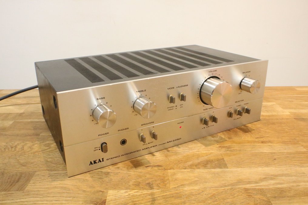 Akai - AM-2250 Amplificatore stereo a stato solido #1.0