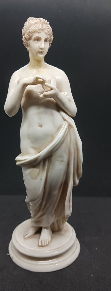 Sculpture, Psyché au papillon - d'après Antonio Canova (1757-1822) - 22 cm - Softpaste porcelain #2.1