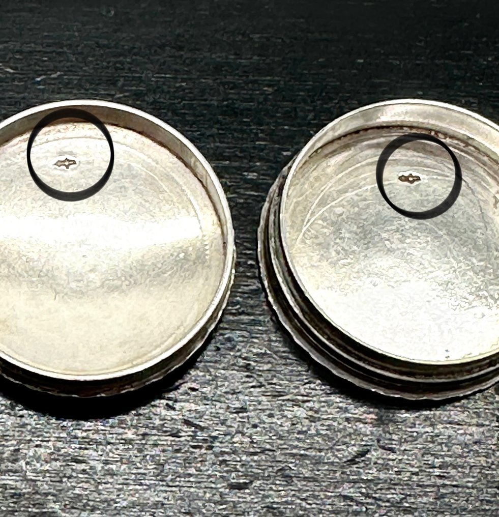 No reserve-Handgemaakt 19e eeuwse Hollands zilveren Hosti/Pillendoosje - 藥盒 - 銀 #2.1