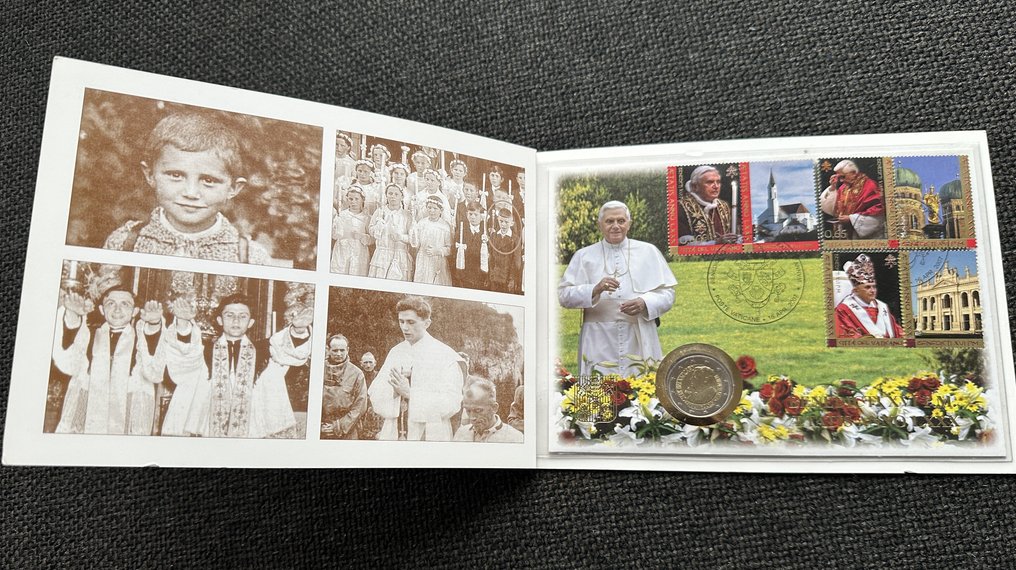 Vaticano. 2 Euro 2007 "80° Benedetto XVI" - Busta Filatelico Numismatica (Sem preço de reserva) #1.0