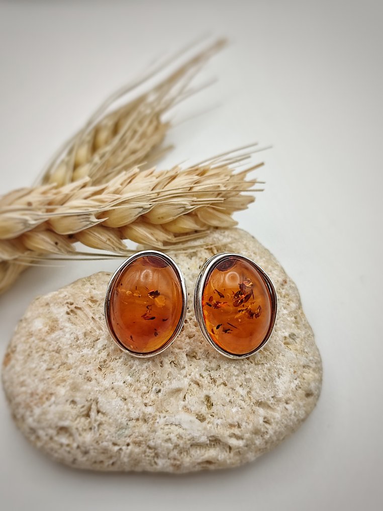925 silver earrings with top quality amber. - Height: 15 mm - Width: 10 mm- 3.8 g - (1) #4.3