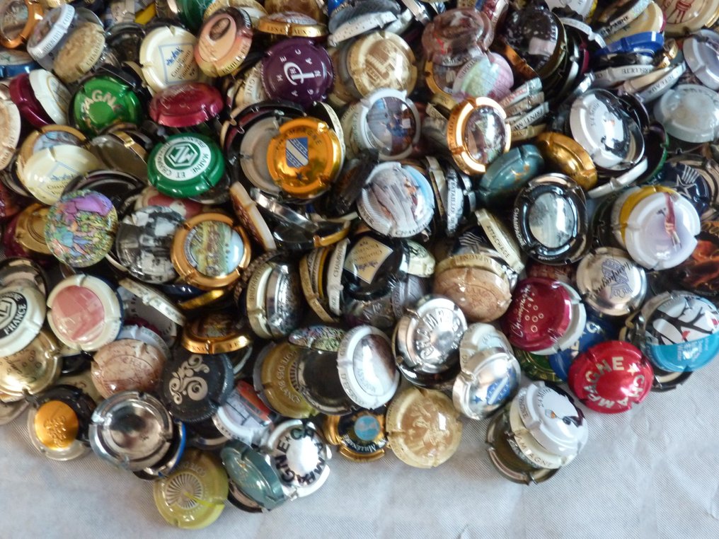 Thematische Sammlung - über 1000 Champagnerkapseln. #1.0