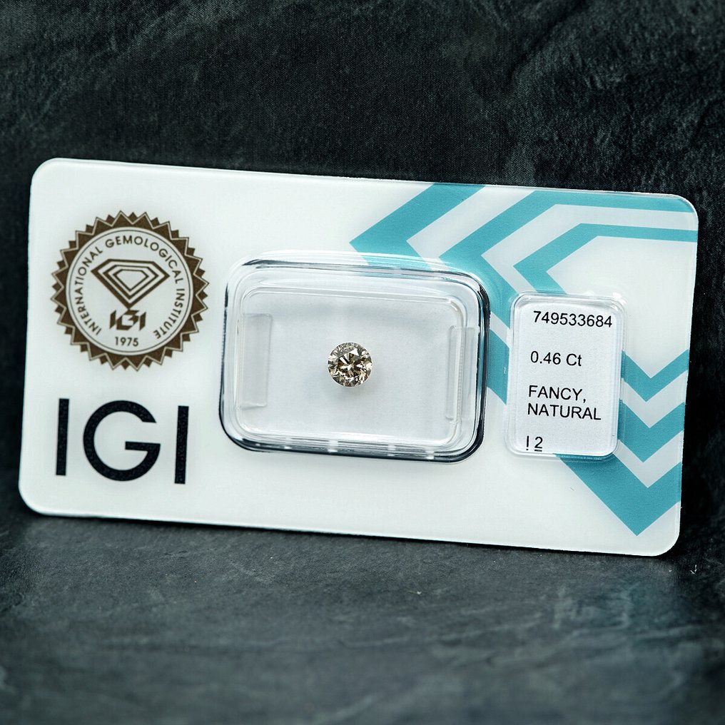 没有保留价 - 1 pcs 钻石 (天然色彩的) - 0.46 ct - 圆形 - Fancy light 稍帶棕色的 黄色 - I2 内含二级 - 国际宝石研究院(IGI) #4.3