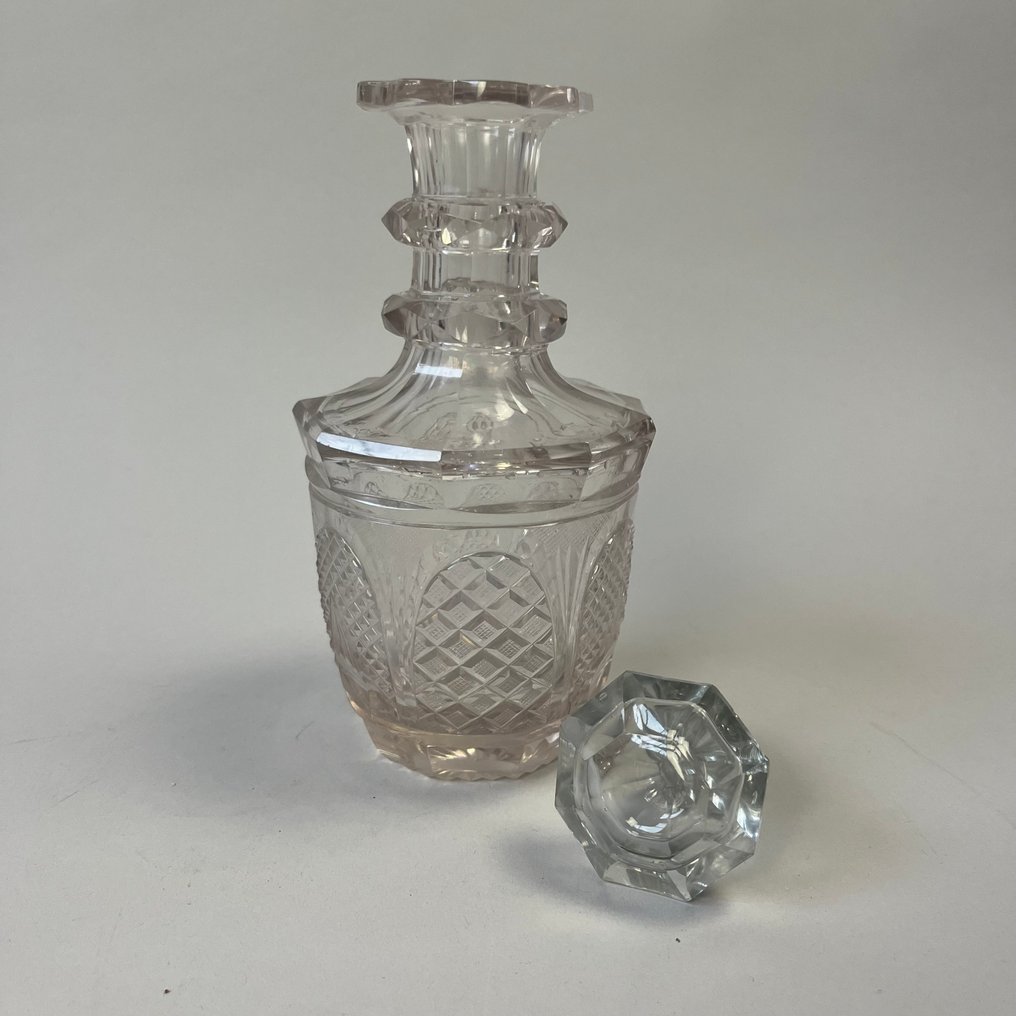 Decanter - Elegant crystal decanter - Octogoon – potential Baccarat – 19th century - Crystal #2.1