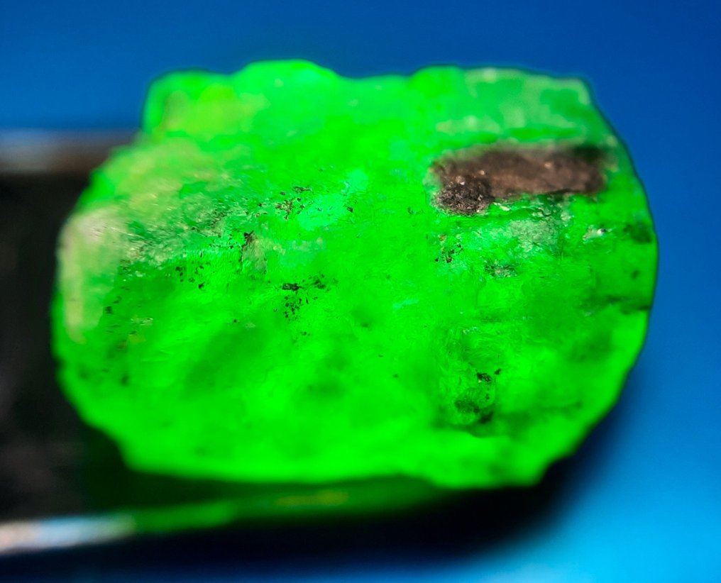 6.3 ct - Untreated Natural Emerald - Rough- 1.26 g #1.0