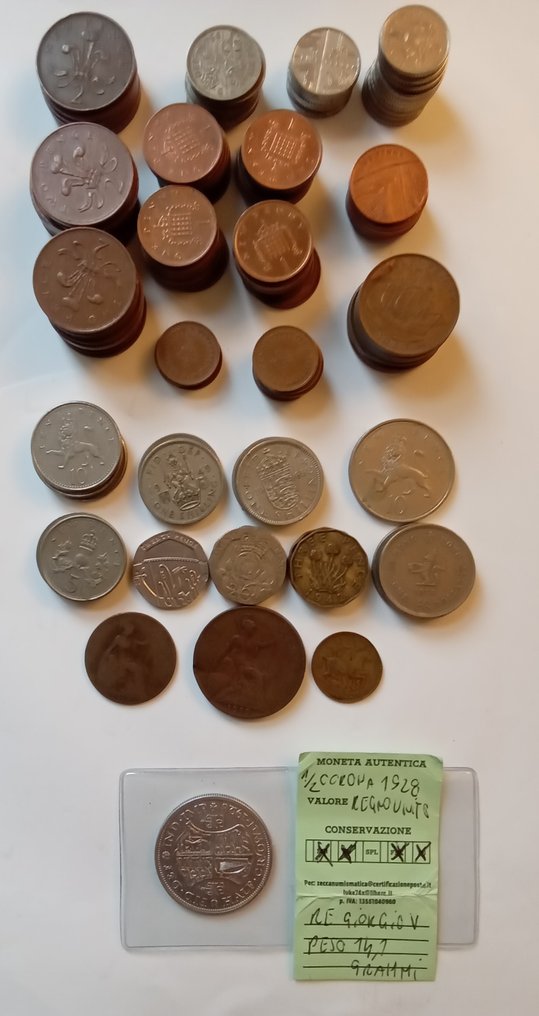 Storbritannia. Vari Sovrani. N. 151 Monete Vintage del Regno  Unito con N. 1 Moneta in Argento  con Perizia Vari Anni  (Ingen reservasjonspris) #1.0