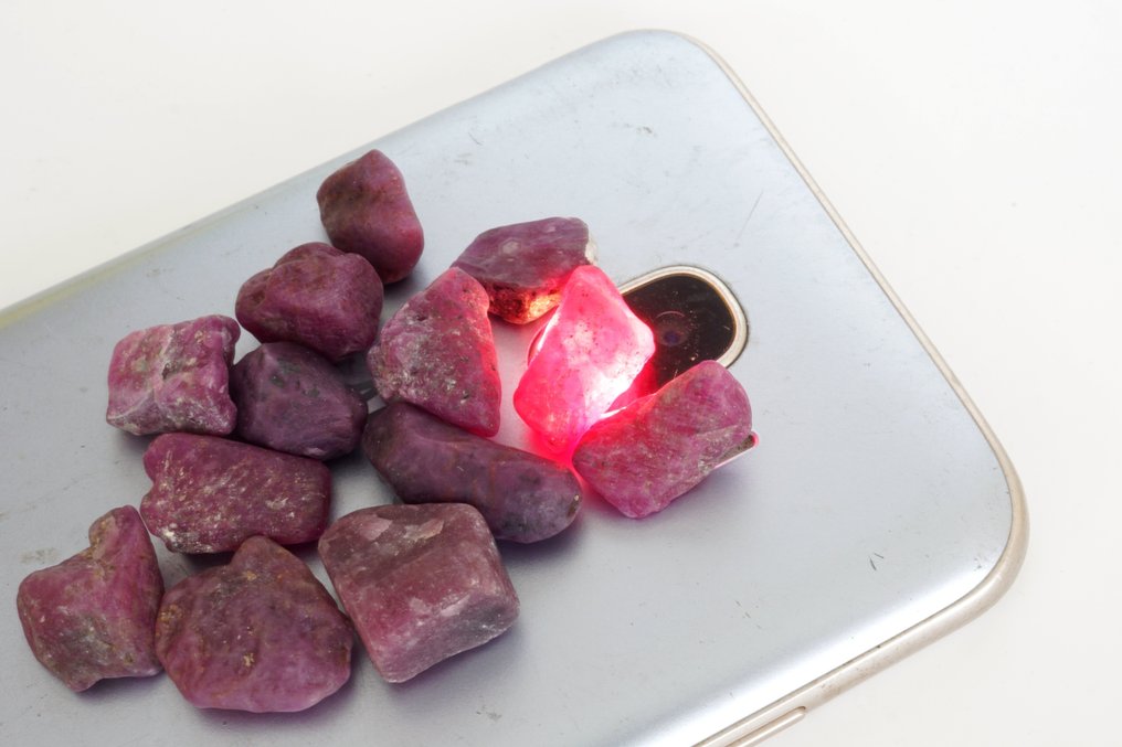 Ρουμπίνι 125 καράτια ρουμπίνια κρυστάλλων, ακατέργαστα, μη επεξεργασμένα- 24.47 g #1.0