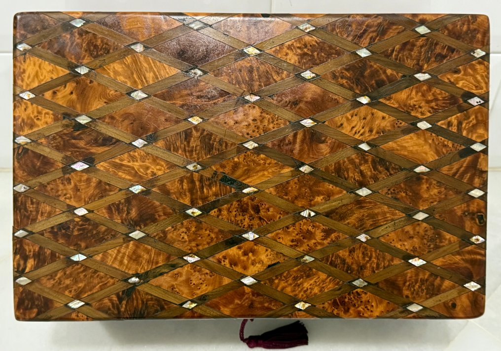 Láda - Királyfa, Tuja, Szaténfa #1.0