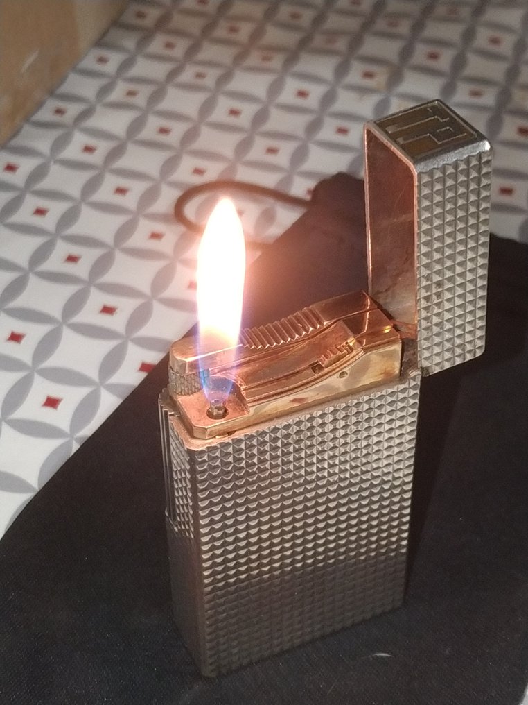 S.T. Dupont - Lighter - Ingen mindstepris - Lighter - Forsølvet #1.0