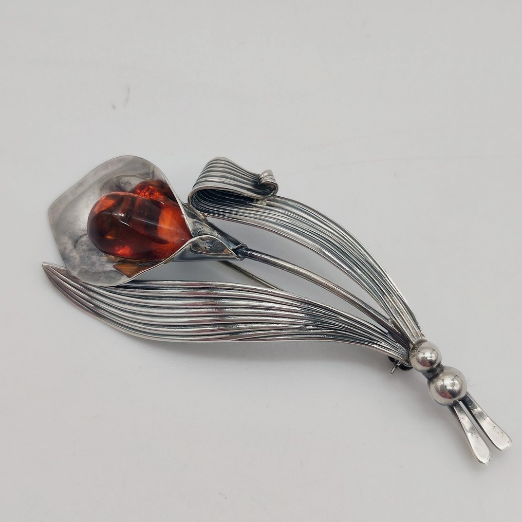 Ingen mindstepris - Niels Erik From - Broche Sølv Rav #1.0