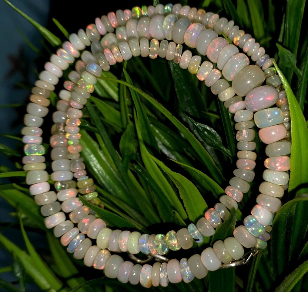 Beautiful Natural Opals - 53 cts- 10.6 g #4.3