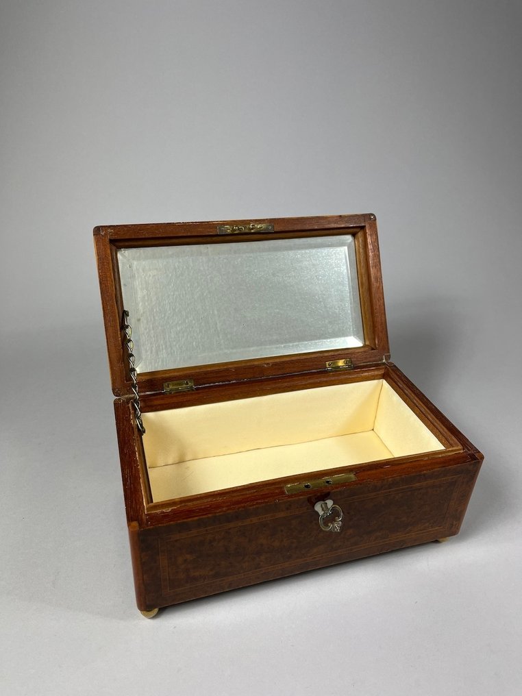 Ékszeresdoboz - Burr dió, Tulipánfa #1.0