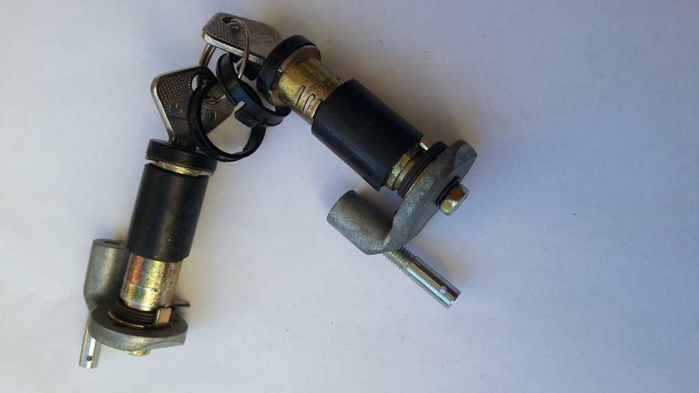 Ferrari Dino 246 gt / gts -oven lukitussetti. - Ferrari - Dino 246 GT #3.2