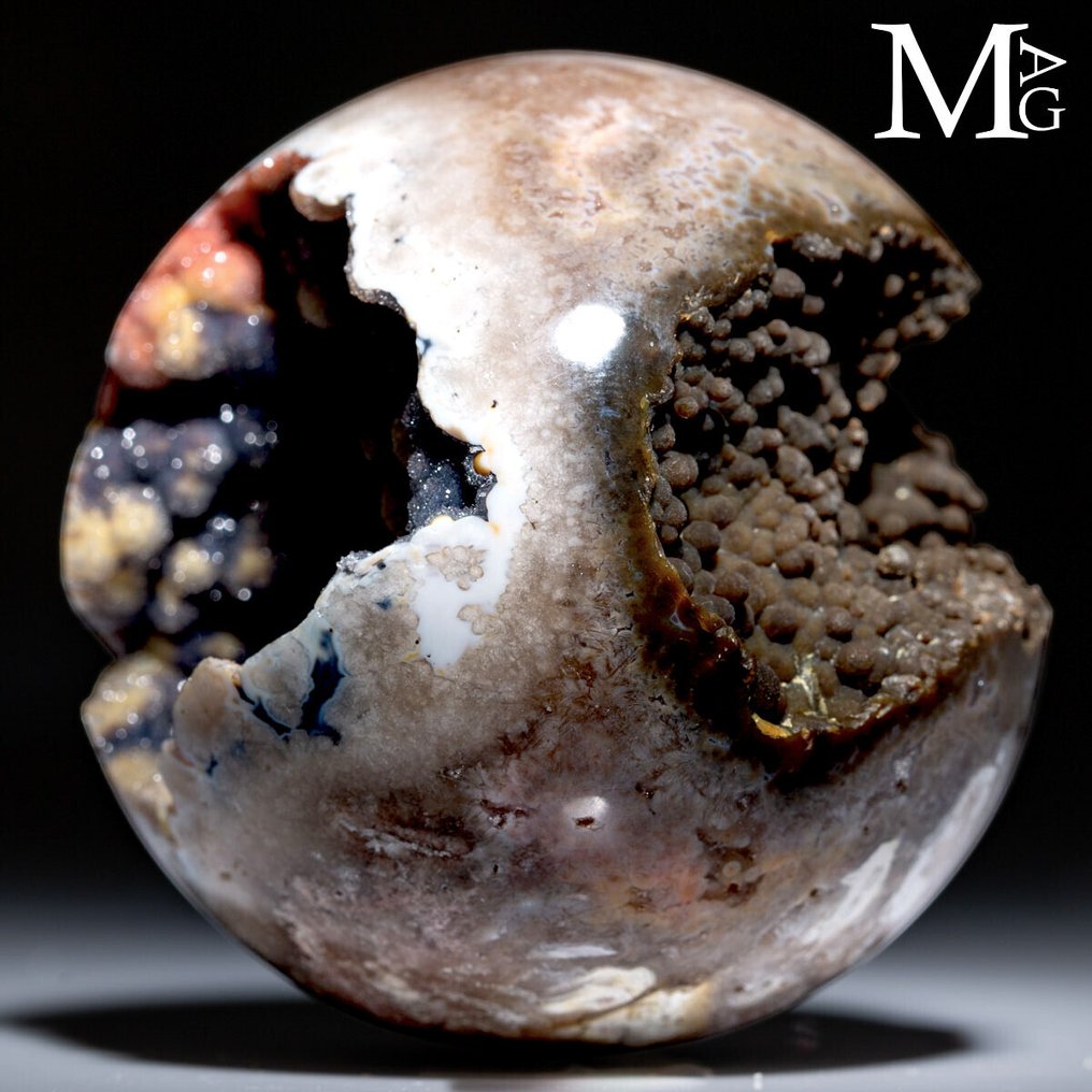 Botryoidal Galaxy Stone - Special Sphere Collection Sphere with botryoidal cavity – a natural structure rich in details - Height: 58 mm - Width: 58 mm- 210 g #1.0