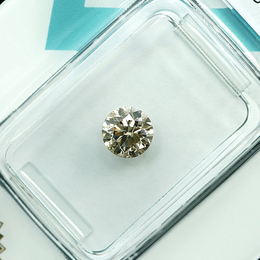 没有保留价 - 1 pcs 钻石  (天然色彩的)  - 0.71 ct - 圆形 - Fancy light 稍帶棕色的 黄色 - I2 内含二级 - 国际宝石研究院（IGI） #4.3