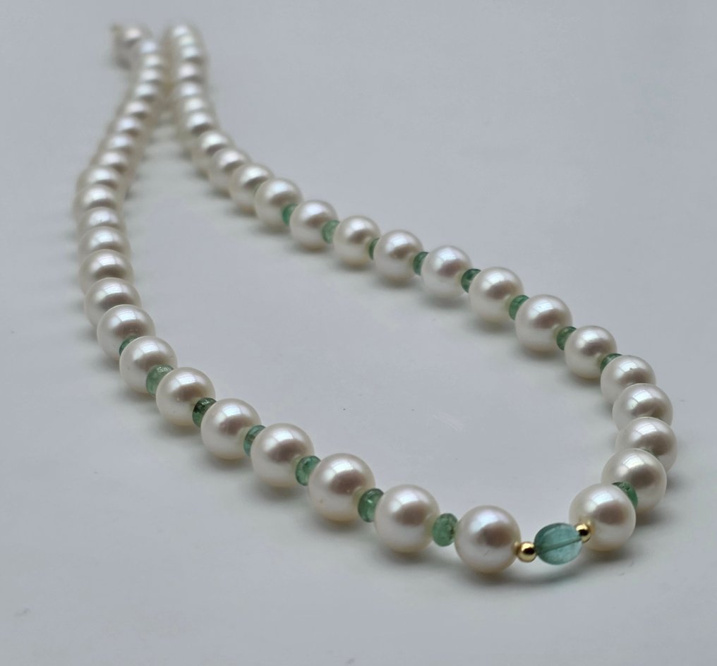 Ingen mindstepris - Halskæde - 18 kraat Gulguld Perle - Smaragd - Perle akoya fra 6,9 til 7,2. #2.1