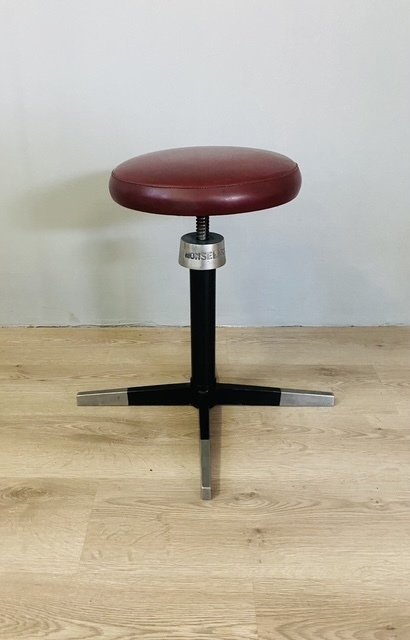 Monselarredo - Hocker - Metall, Leder - Hocker mit einer Struktur aus verchromtem und schwarzem Metall, Sitzfläche aus Leder. #1.0