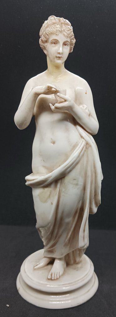 Sculpture, Psyché au papillon - d'après Antonio Canova (1757-1822) - 22 cm - Softpaste porcelain #1.0