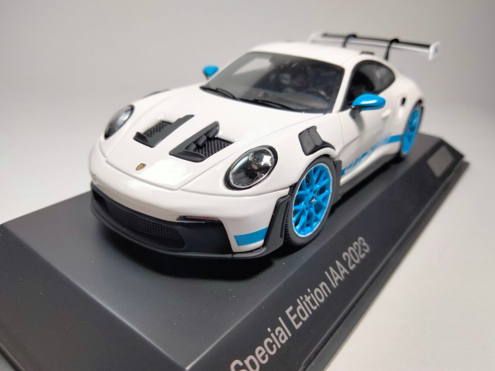 Spark 1:43 - Sportwagenmodell - Porsche 911 (992) GT3 RS -Special Edition IAA (2023) - Limitierte Edition: Nr. 256 von 2.000 Stück. #1.0
