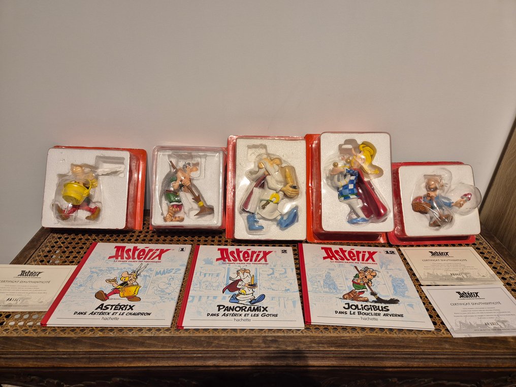 Albert René / Goscinny-Uderzo - Figurine - Ensemble de 5 personnage Astérix- édition Hachette (5) - Resin #1.0