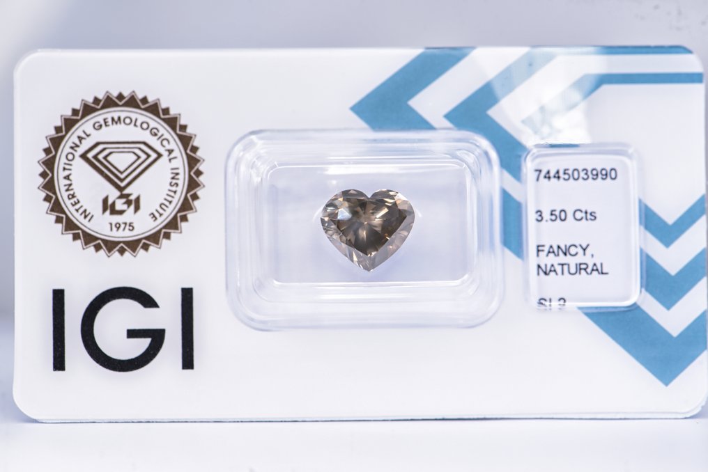没有保留价 - 1 pcs 钻石  (天然色彩的)  - 3.50 ct - 心形 - Fancy deep 稍帶綠色的, 稍帶棕色的 黄色 - SI2 微内含二级 - 国际宝石研究院（IGI） - VG #1.0