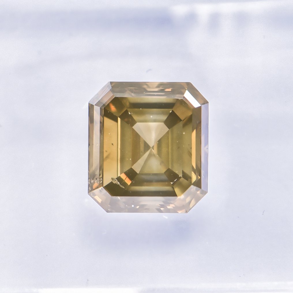 沒有保留價 - 1 pcs 鑽石  (天然彩色)  - 1.56 ct - 祖母綠形 - Fancy deep 淡綠色, 淡褐色 黃色 - SI1 - 國際寶石學院（International Gemological Institute (IGI)） - VG VG #4.3