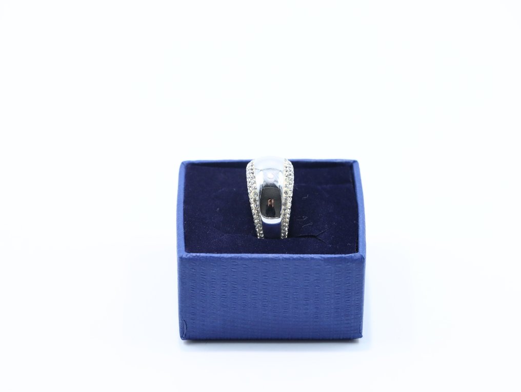 Figure - Swarovski - Ring (Boxed) - Crystal #1.0
