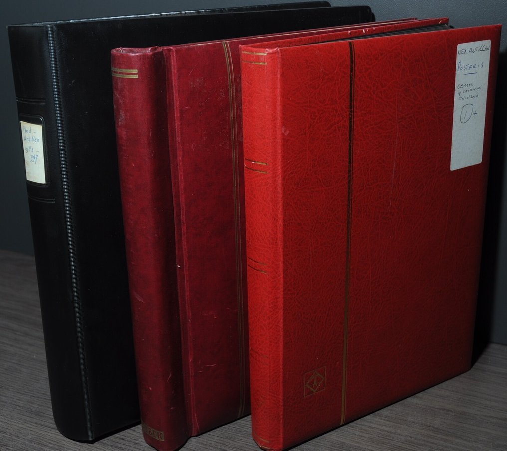 Dutch Overseas Territories - Batch with many mint stamps in a stockbook and albums. #1.0