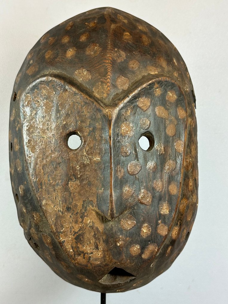 带证书；旧非洲Kumu面具 - 刚果。  (沒有保留價) #1.0