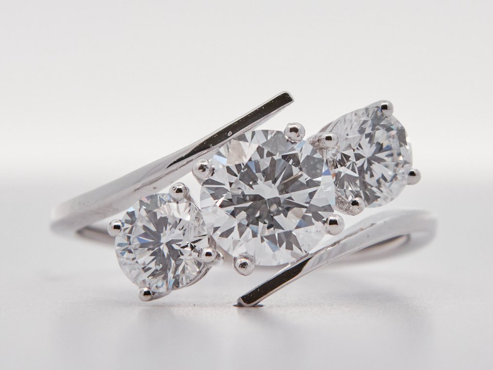 Nincs minimálár - Gyűrű - 14 kt. Fehér arany - 2.34ct. tw. Gyémánt (Laboratóriumban előállított) #1.0