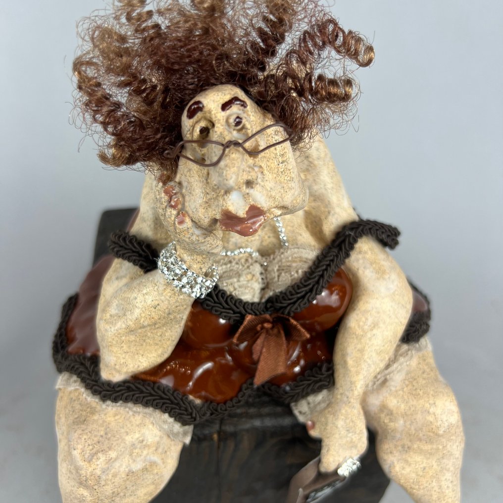 Anna Em - 雕刻, My Lovely Grandma - hand made - 23 cm - 陶瓷 - 2025 #1.0