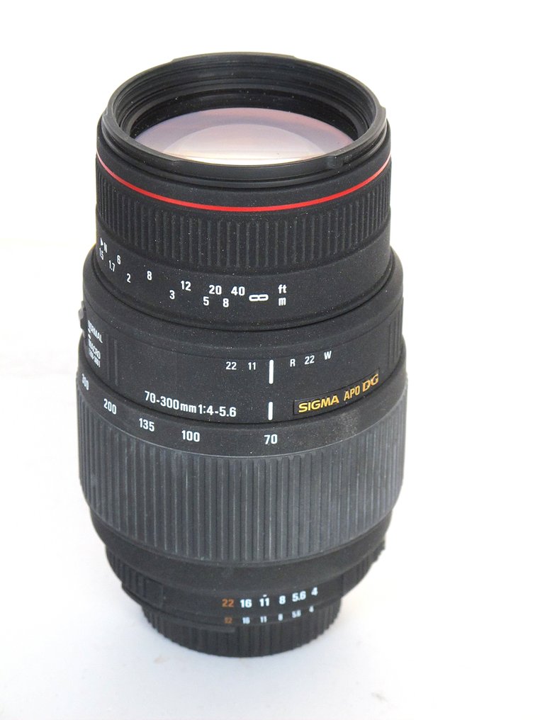 Sigma 70-300mm f/4-5.6 APO DG Fényképezőgép objektív #1.0