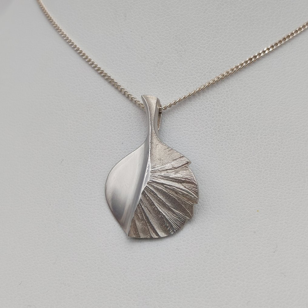 Fără preț de rezervă - Siru Koru - Colier cu pandantiv Argint - Matti J Hyvärinen #1.0