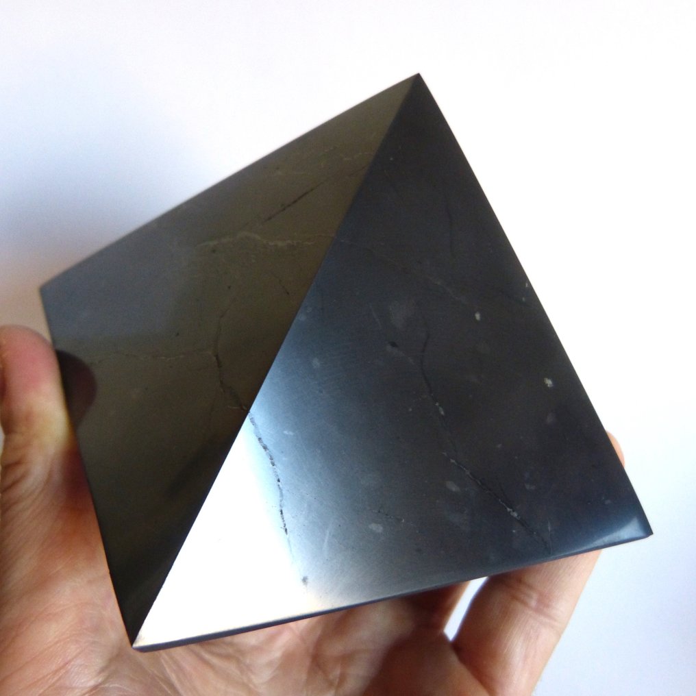Pyramide de shungite - 10 x 7,7 cm- 669 g #1.0