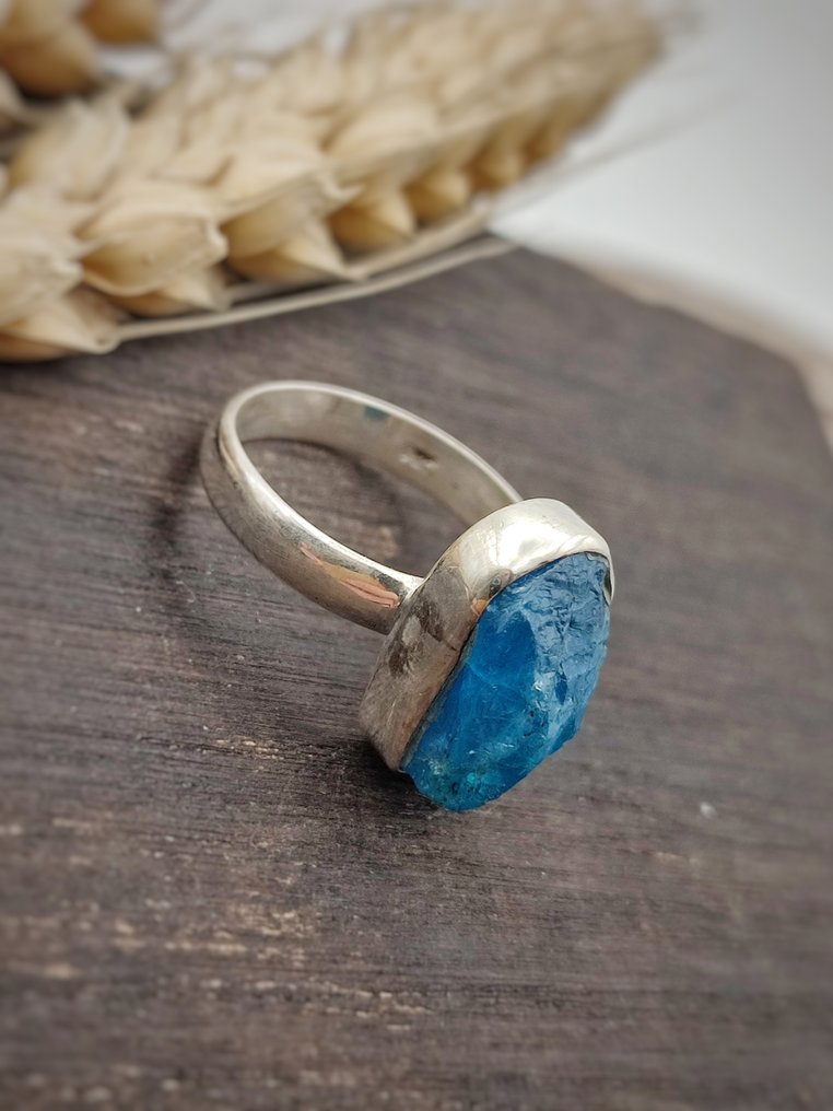 925银戒指，镶嵌优质磷灰石- 3.8 g - (1) #3.2